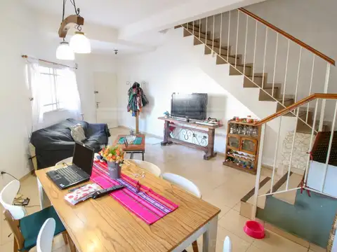 Depto Tipo Casa en Venta de 4 ambientes