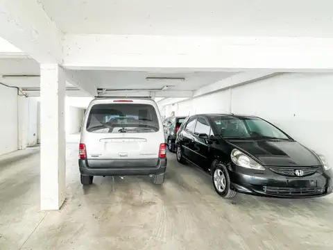 Constitucion al 2900, entre ambrosoni y white