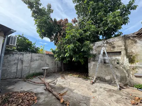 Casa 6 ambientes con 2 baños