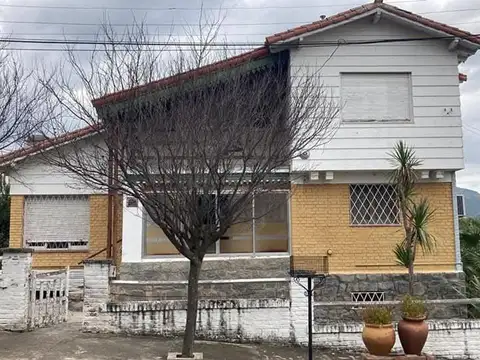 LA FALDA CENTRO CASA 2 DORMITORIOS VENDE