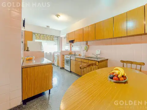 Departamento de 5 ambientes en Versalles