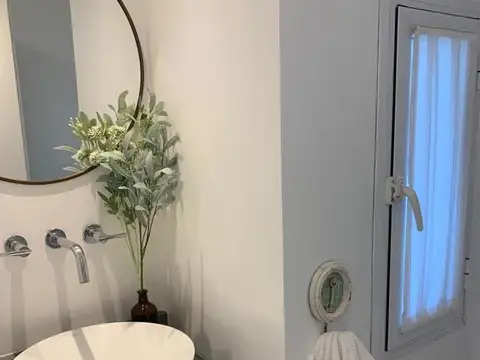 Casa en Alquiler Temporal con 4 cocheras