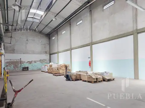Galpón Premium en Lanús Oeste 400m2 cubiertos