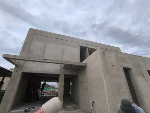 Casa en Venta en Pilar del Este - Santa Lucia, USD 260.000