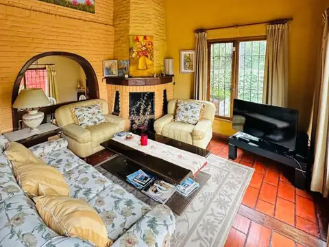 Casa 5 ambientes con 3 baños