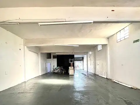 Deposito con departamentos ZONA IDEAL