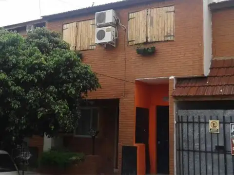 DUPLEX 4 AMB. AL FRENTE