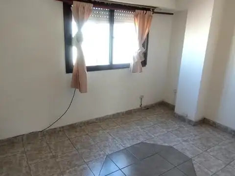 Departamento en Alquiler en Monte Castro, $ 550.000