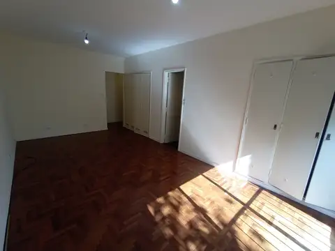 Sarmiento 1900, Piso 7