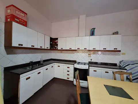Casa 6 ambientes con 3 baños