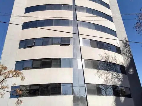 EDIFICIO DE OFICINAS/ opcion a alquiler por piso.
