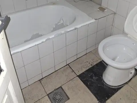 Local en Venta Via Púb.