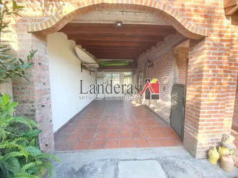 Casa 5 amb. - Lote Propio de 10 x 40 - Todos los servicios Conectados 