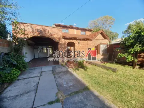 Casa 5 amb. - Lote Propio de 10 x 40 - Todos los servicios Conectados 