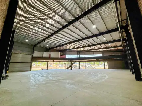 Local en Alquiler en Pueblo Esther, $ 3.000.000