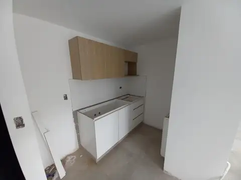 Departamento en Venta en Villa Adelina, USD 130.000