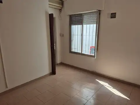 Depto Tipo Casa 4 ambientes con 2 baños
