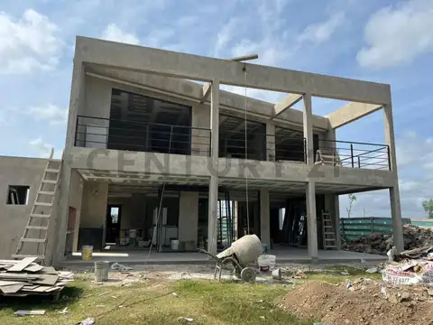 Venta de casa en Puerto Nativas Escobar con vista a la laguna con 4 dormitorios