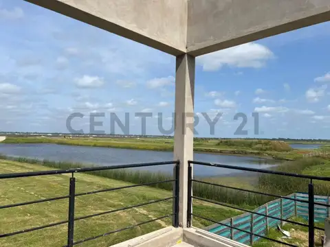 Venta de casa en Puerto Nativas Escobar con vista a la laguna con 4 dormitorios