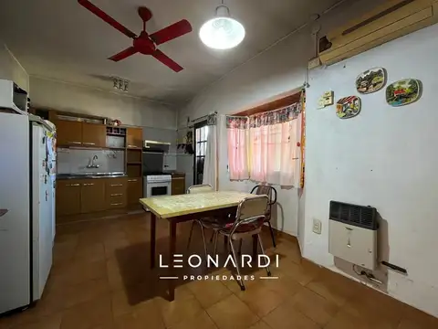 Casa 7 ambientes con 3 baños