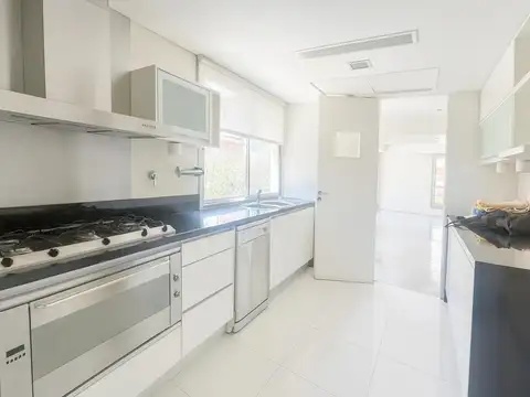 Departamento en Alquiler de 3 dormitorios