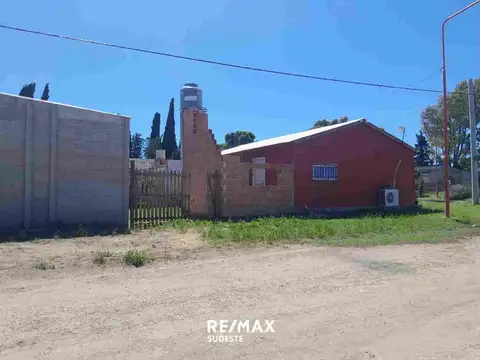 Casa 3 ambientes con 1 baño