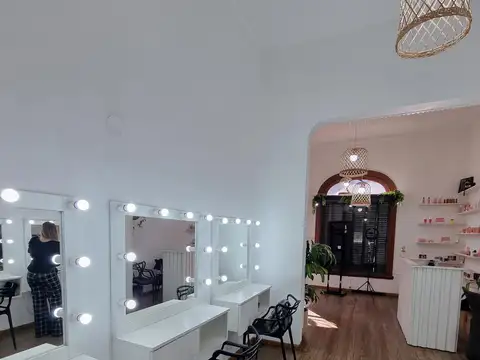 PROPIEDAD - con Local Comercial y Dpto en primer planta EN VENTA- ZONA CÈNTRICA