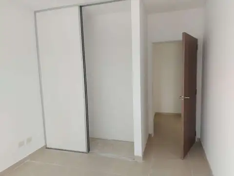 Aristobulo Del Valle 1600, Piso 1