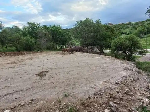 VENTA LOTE CARLOS PAZ 810M2