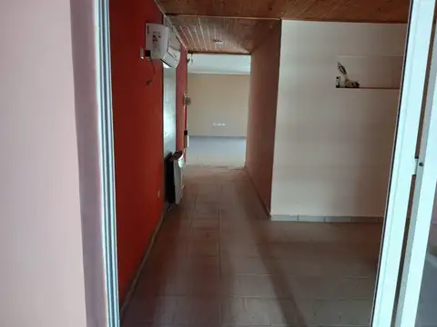 Casa 7 ambientes con 2 baños