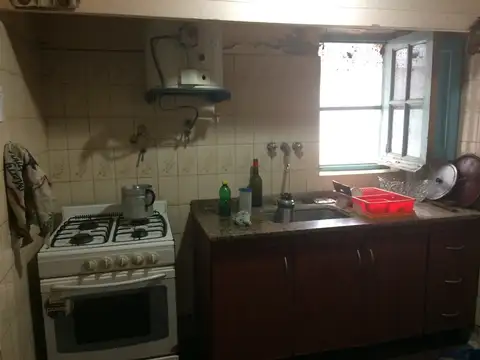 Casa 4 ambientes con 1 baño