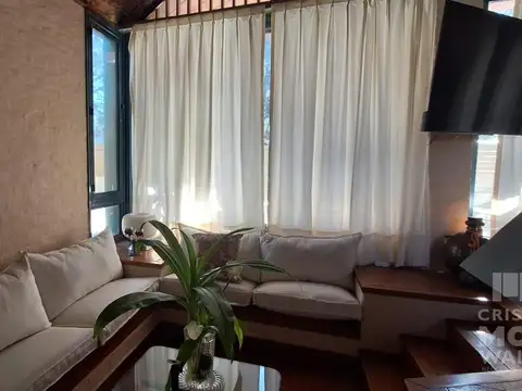 Quinta en Venta con 2 cocheras