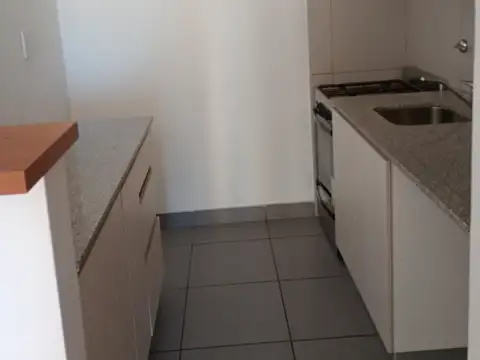 Departamento en Alquiler en Abasto, $ 450.000