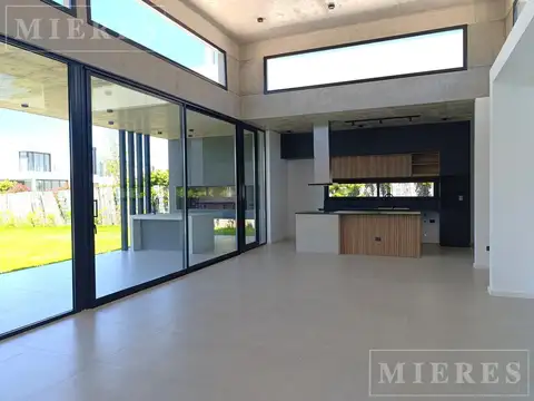 Casa en venta en La Calesa, Pilará