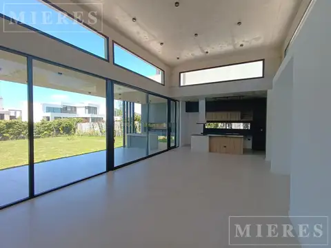 Casa en Venta al Este