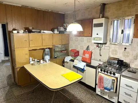 Casa 5 ambientes con 1 baño