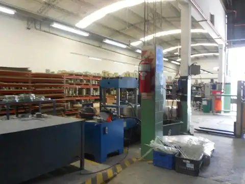 Galpon en Alquiler 100  mts Fondo