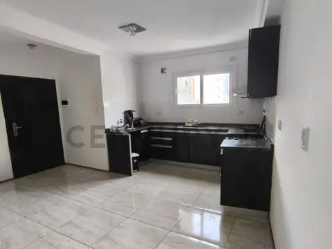 Departamento en Alquiler en Parque Chacabuco, $ 650.000