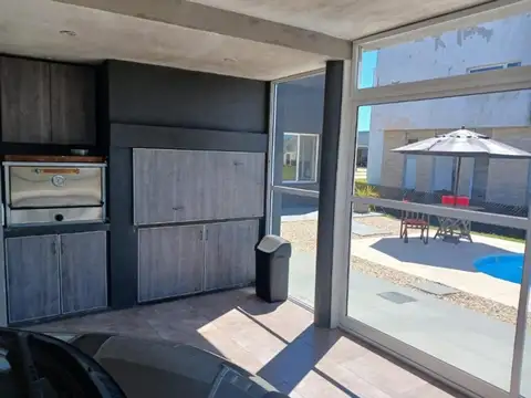 Casa 4 ambientes con 4 baños