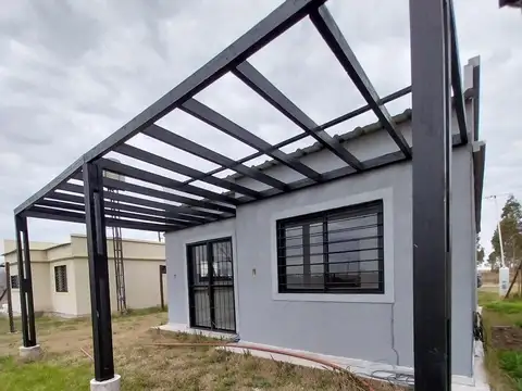 Casa 3 ambientes con 1 baño