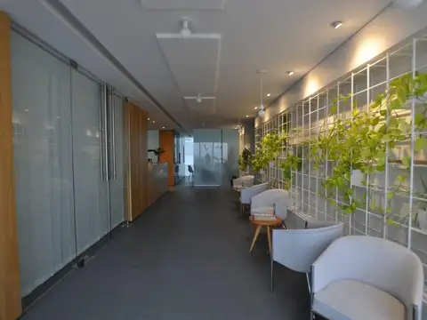 Oficina en Venta con 2 cocheras