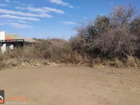 Lote de 1000 m2, a 200 mts de Av Carlos Gardel