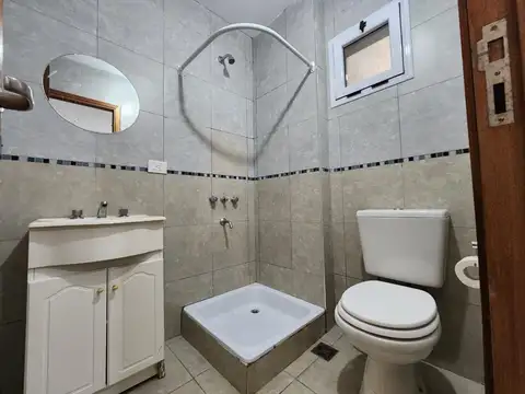 ¡Amplísimo monoambiente, apto uso oficina o vivienda!