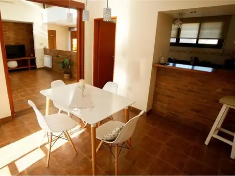 Casa 5 ambientes con 1 baño