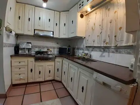Casa 5 ambientes - Ubicación Privilegiada en José Mármol.