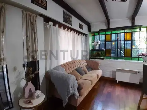 Casa 6 ambientes con 2 baños