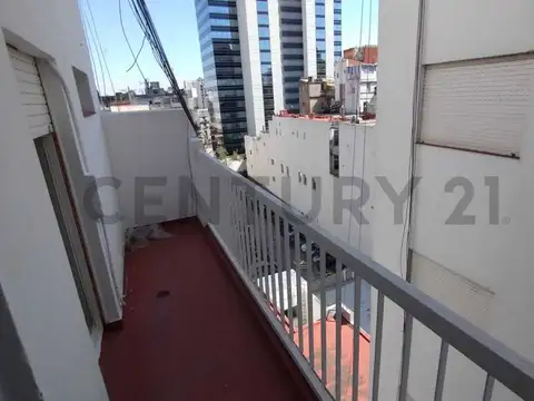 Alquiler – Monoambiente con balcón en pleno Monserrat