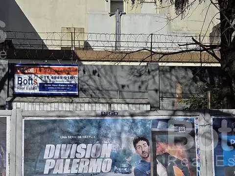 9380 m2 Vendibles. Salida a dos calles.  Acepta permuta en parte de pago. Se escuchan ofertas