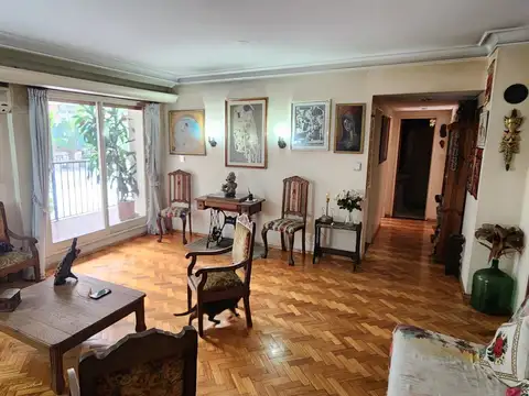 LAS HERAS Y LAFINUR. Gran dos ambientes al cfte. Balcón. 63m2 totales.