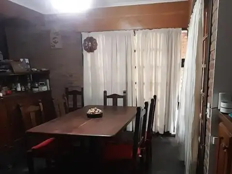 Casa 5 ambientes con 3 baños